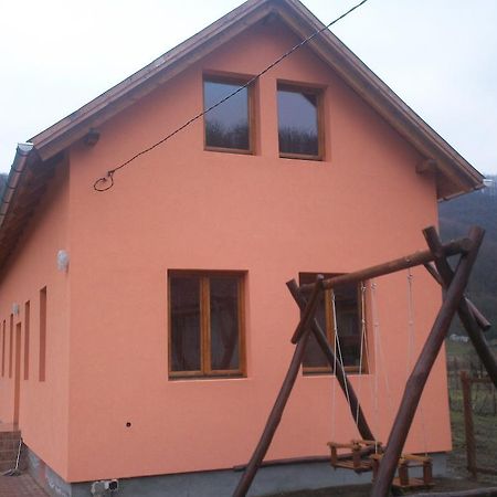 Istenmezeje Szikla Vendeghaz酒店 外观 照片